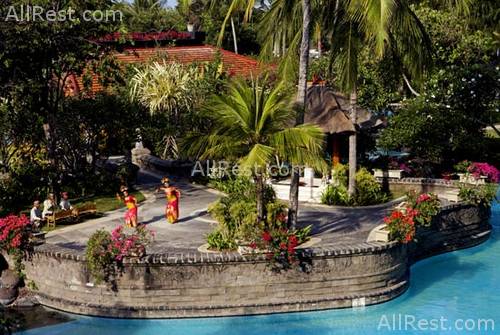 The Laguna Resort & Spa 2